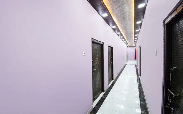 Fabhotel Geeta Bhawan