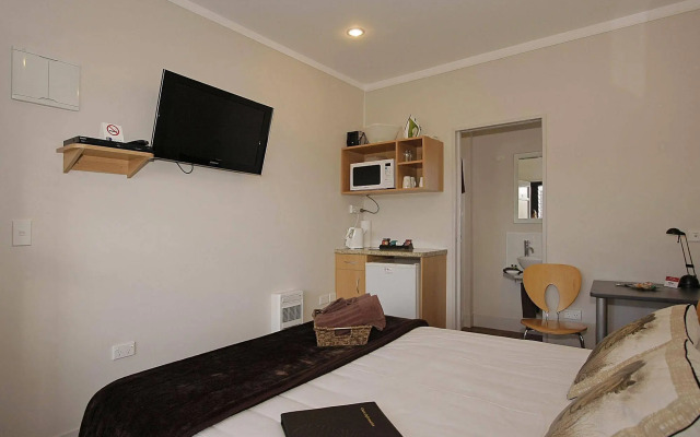Big Five Motel