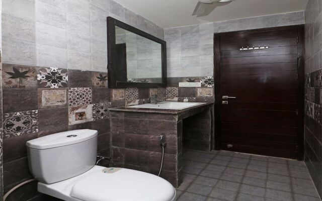 OYO 11878 Hotel De DS Plaza