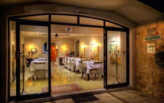 Jemimas Hospitality, Bunker on Bailie