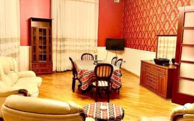 City Hall Apartment