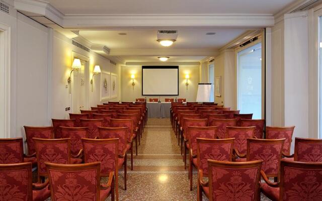 Hotel Corona d'Oro