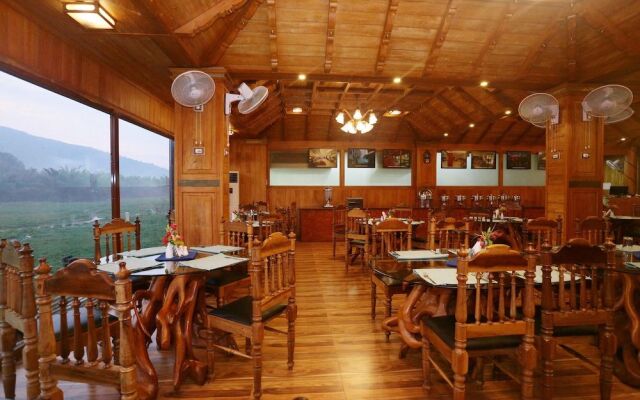 Capital O 22876 Ranger Wood Nature Castle