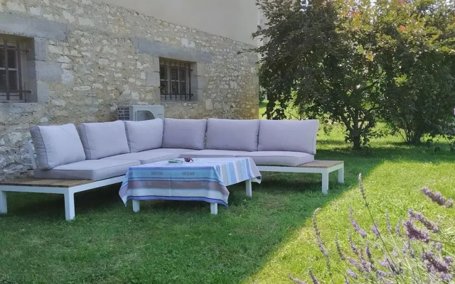 Luxury House in Leobard With Private Pool