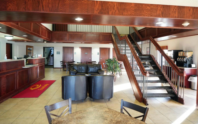 Econo Lodge Inn & Suites Kearney