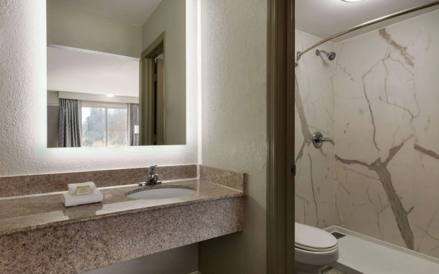 Days Inn by Wyndham Emporia