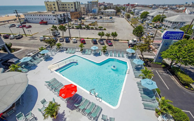 Commander Hotel & Suites