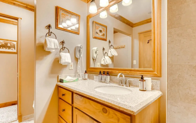 Jackpine & Black Bear Condos