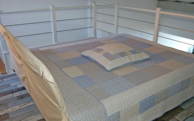 Classy Apartment in La Turbie With Fenced Garden