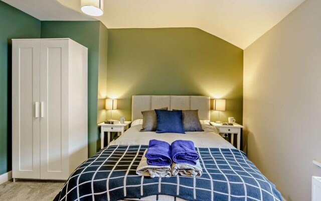 Pule Hill Ideally Located in the Centre of Marsden