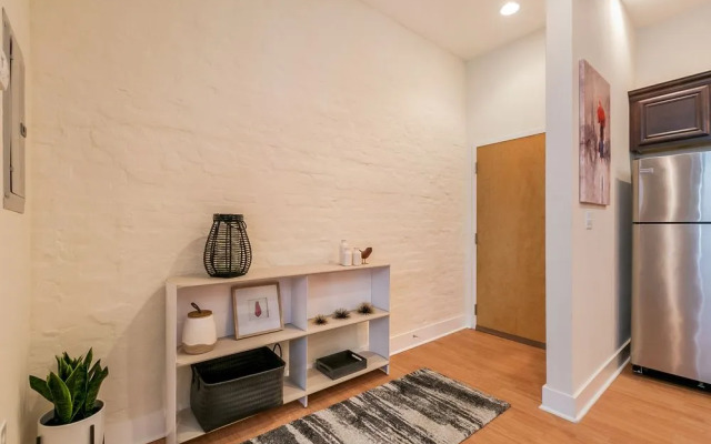 Sunny Arts/warehouse District Suites by Sonder