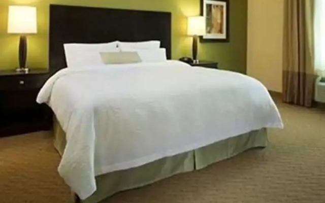 Hampton Inn & Suites Williamsport-Faxon Exit