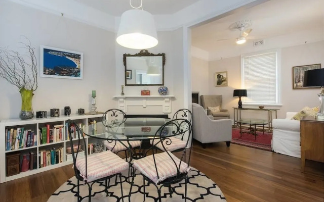 ED24 Renovated Terrace House Moments to Train