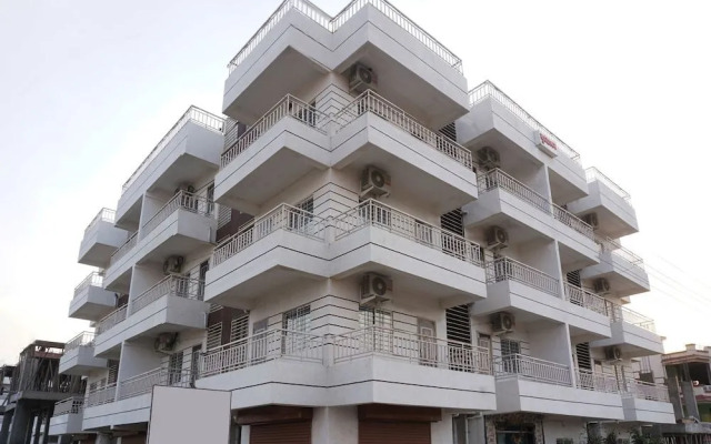 OYO Flagship 22520 Lakeview Lohegaon