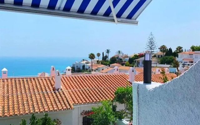 Wonderful house just above the Sea