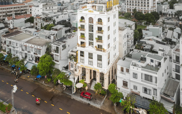 Mira Hotel