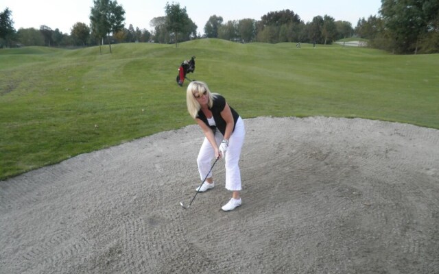 Lovely Holiday Home in Aigues With Private Swimming Pool