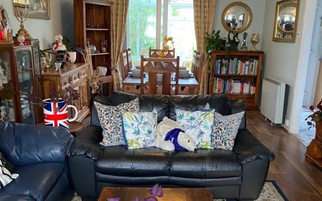 2-bed House Sleeps 4 - Enclosed Garden - Tv & Wifi