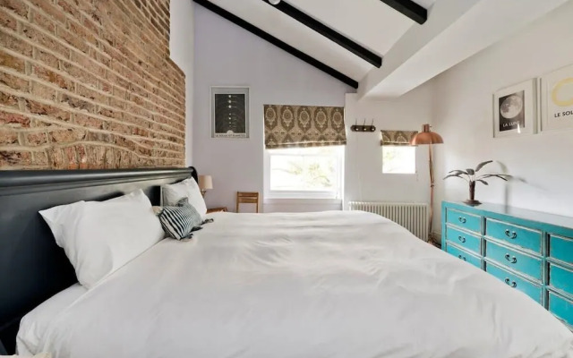 1 Bed Bohemian Loft Style Apt