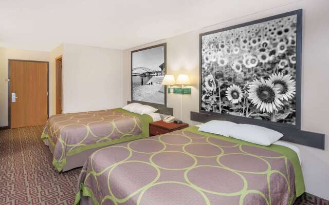 Super 8 by Wyndham Muscatine