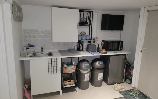 Hidden Treasure- 2 Beds Sleeps 3 Gillingham