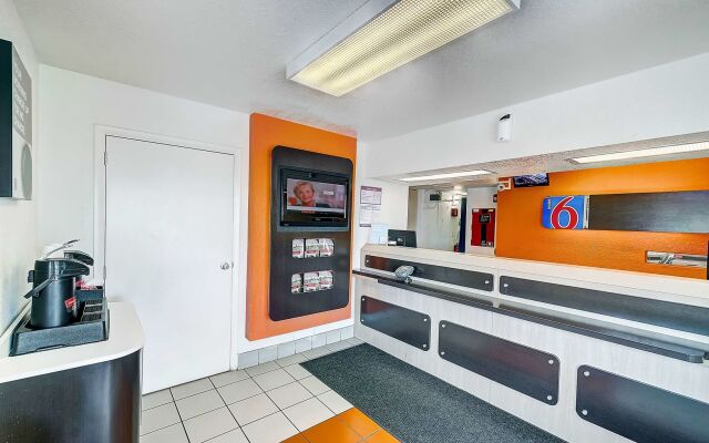 Motel 6 Thornton, CO