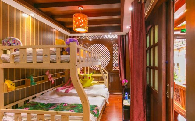Lijiang Muyunju Inn