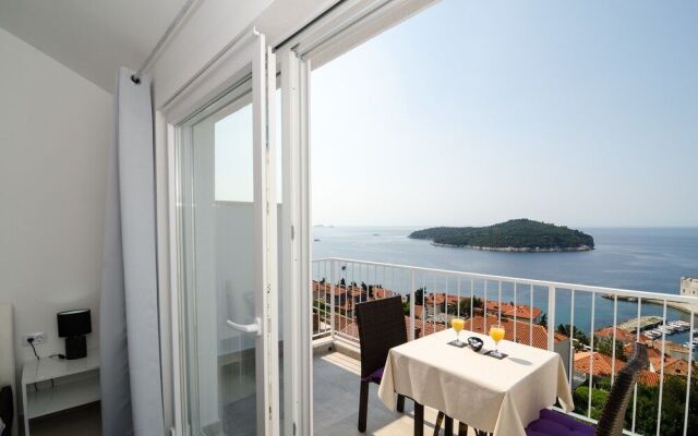 Ploce apartmani - LUV