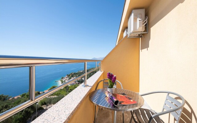 Awesome Apartment in Krvavica With Wifi
