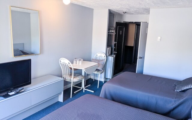 Skyline Motel & Campus Inn