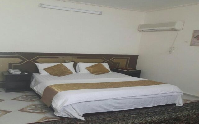 Al Eairy Hotel Apartments Baha 2