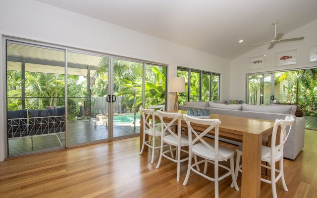 Whispering Palms – Balcony – Magnetic Island
