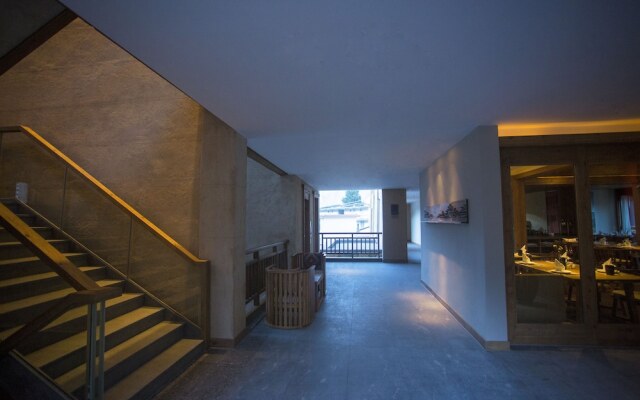 LUX Tea Horse Road Deqin Benzilan