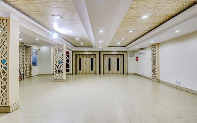 Fabhotel Silver Inn I