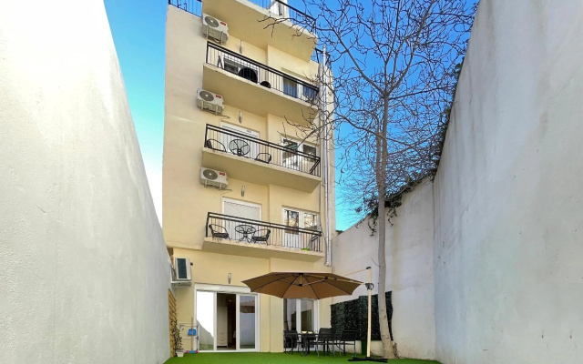 SOHO Modern 55sqm Studio with Secret Garden