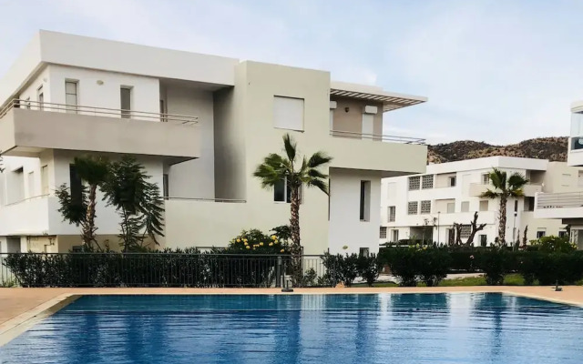Luxury Apartment on the Marina