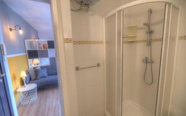 First floor studio apartment seconds from Balluta Bay IPAP1-1