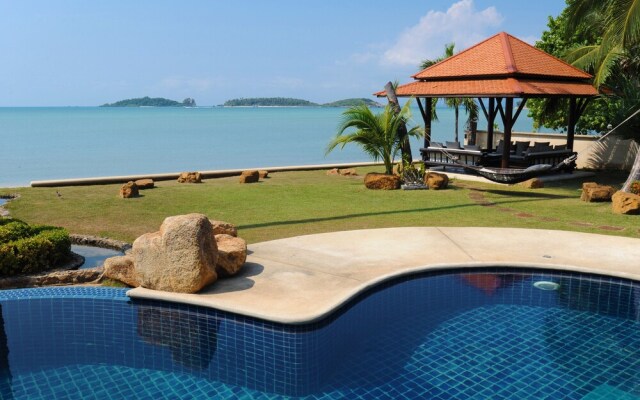 All Inclusive 4 Bedroom Beach Front