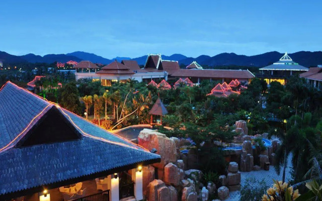 Sanya Hai tang Bay Nan tian Hot Spring Resort