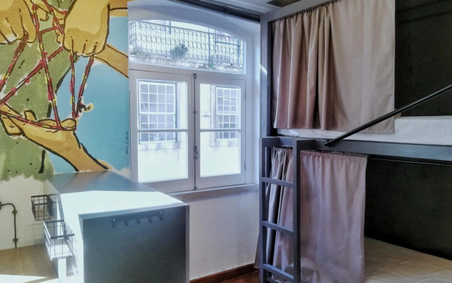 Draft Hostel & Rooms