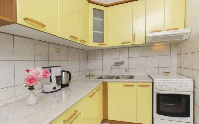 Vince - Free Parking - A1 Žuti