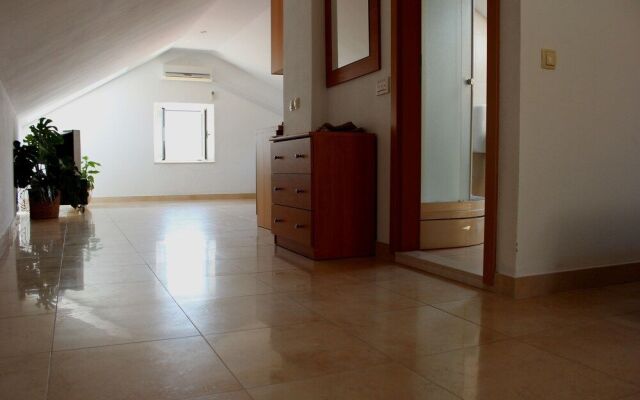 House Dijana