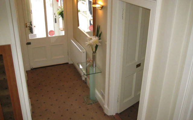 Kew House