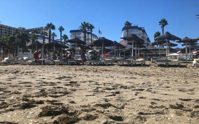 Luxury beachfront apartment in Benalmadena Costa