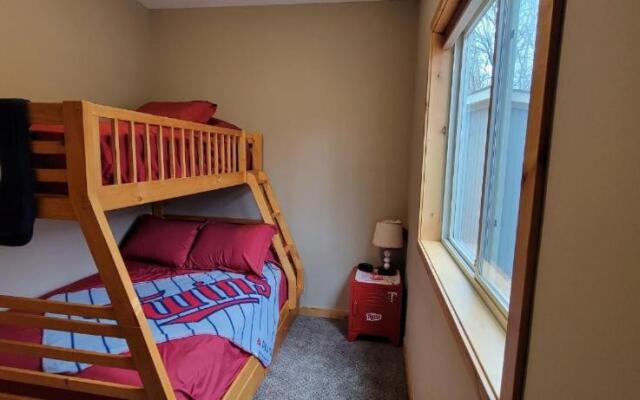 Moonlight Cove - Lakeside Lodge