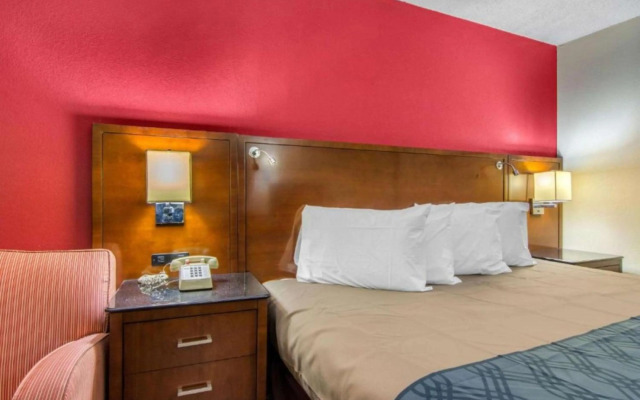 Travelodge by Wyndham Forsyth