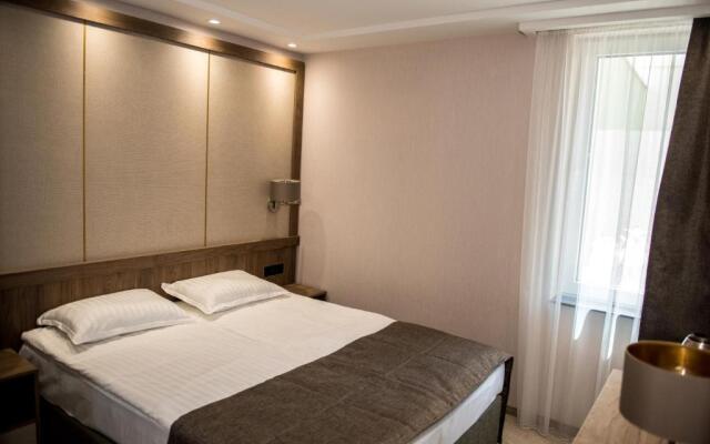 Arletti Hotel