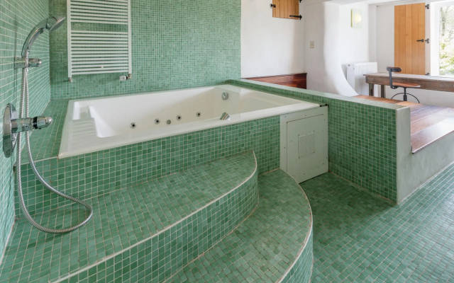 Beautiful Holiday Home in Redu With Whirlpool - фото 3