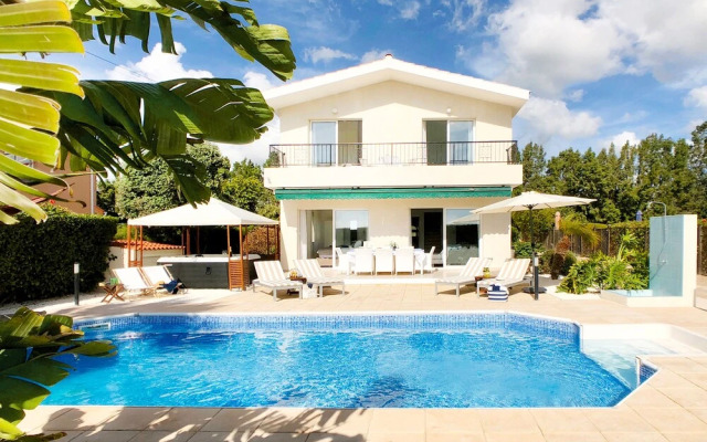 Villa Silverline