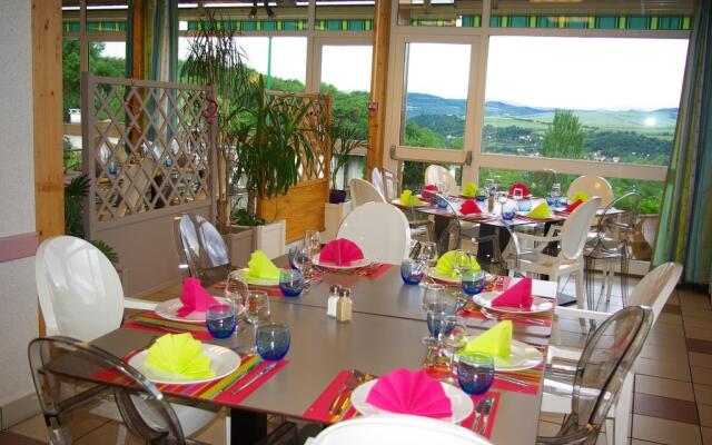 VVF Montpeyroux Auvergne, Parent